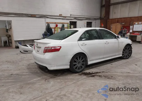 2009 Toyota Camry Se V6 z USA, uszkodzony, nr VIN 4T1BK46K69U587941